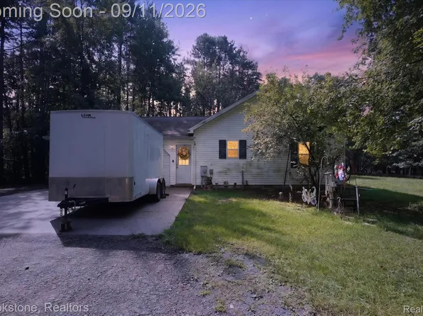 1812 S Steel Rd, Merrill, MI 48637