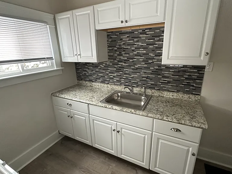 341 W Main St — Photo 15