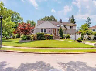 1105 Marc Dr, Valley Stream, NY 11581