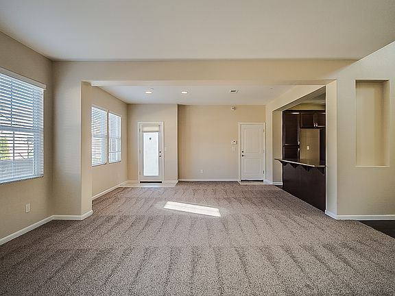 3rd image of 7944 Collins Isle Ln