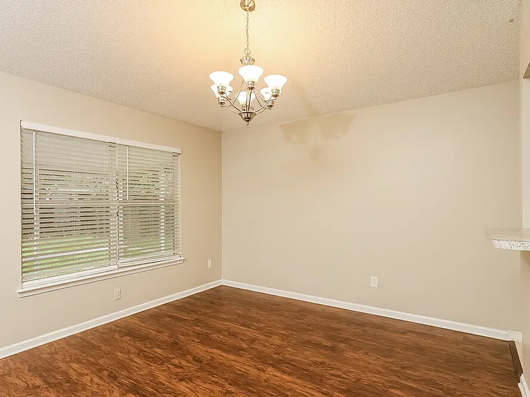 338 Wildberry Ct — Photo 5