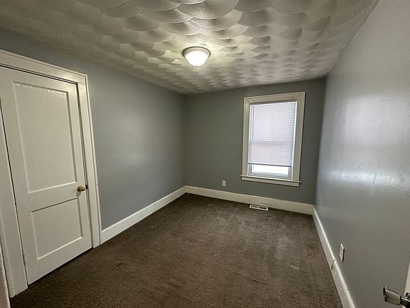 5th image of 15 Leonard St Unit 1R