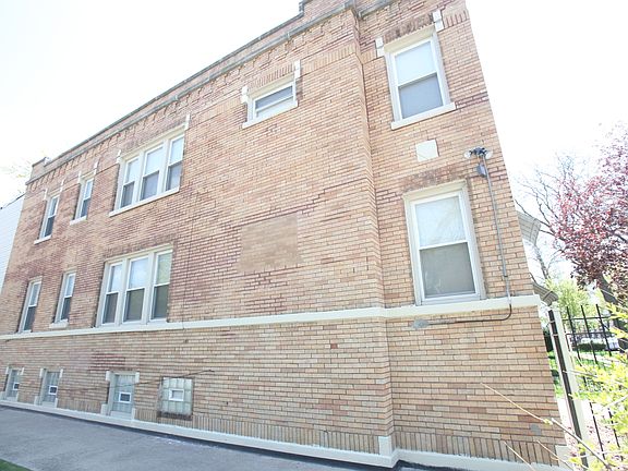 3rd image of 1457 N Lotus Ave