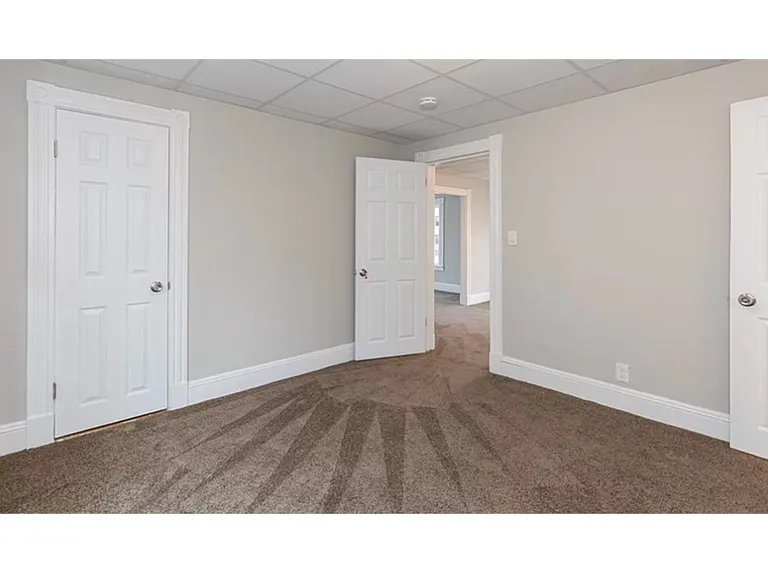 29 Bloomfield St #2 — Photo 6