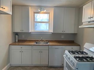 586 Penn St FLOOR 2, Perth Amboy, NJ 08861