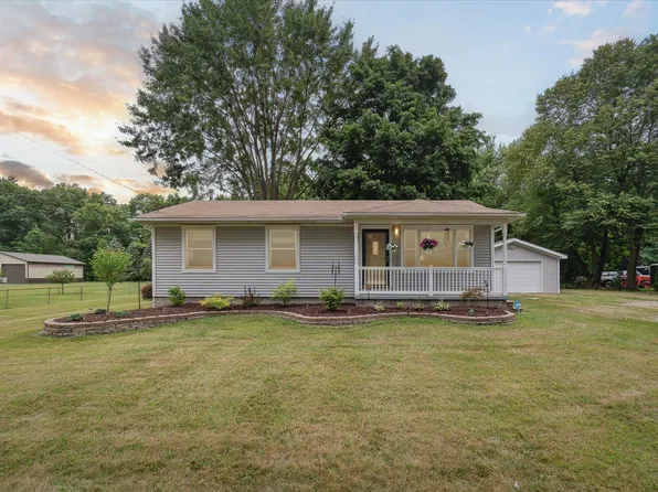 33650 Willow Rd, New Boston, MI 48164