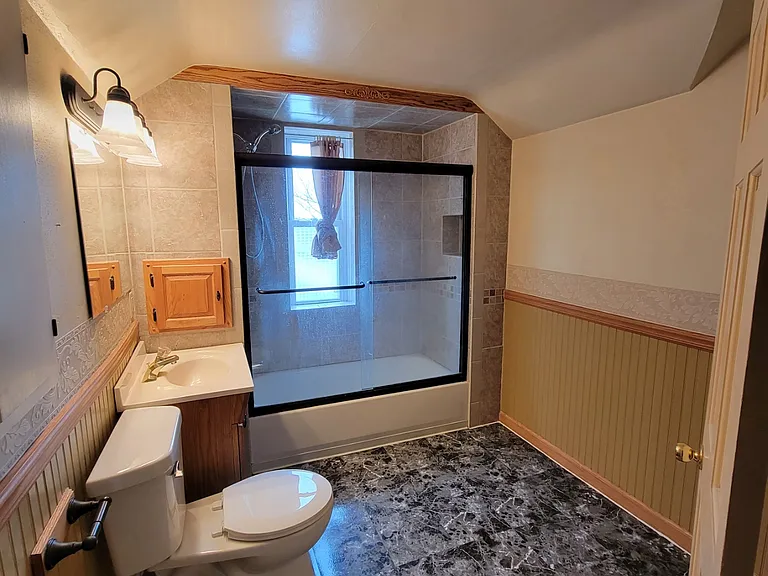 1212 Steuben St — Photo 7