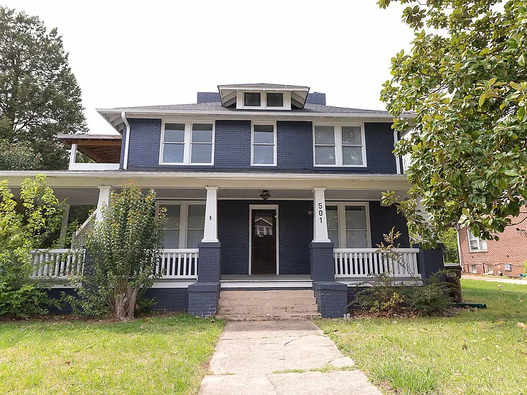 501 Steele St — Photo 1