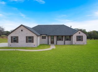 417 Caprock St, Azle, TX 76020