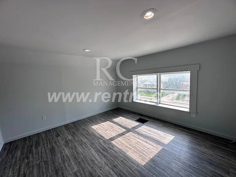 512 N Griffin St — Photo 15