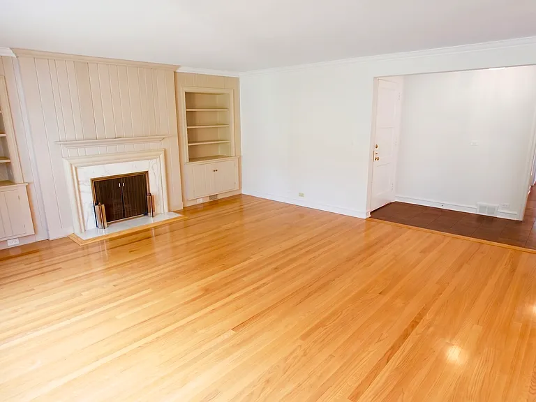 460 Highcrest Dr — Photo 6