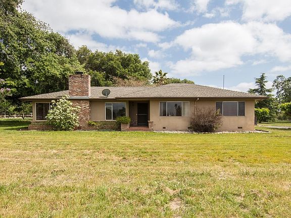 3rd image of 460 Carpenter Dr