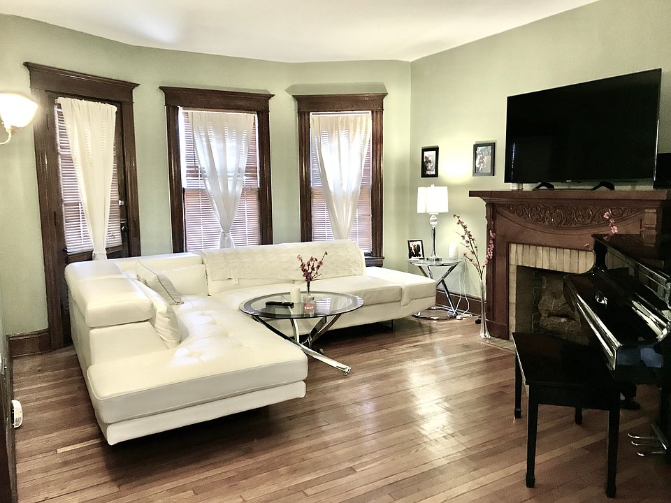 1st image of 1547 Amherst St #1