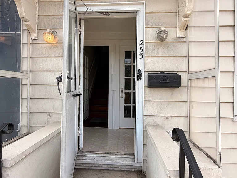 253 Manhattan Ave #2 — Photo 2