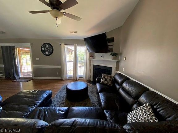 5th image of 168 Underwood Dr