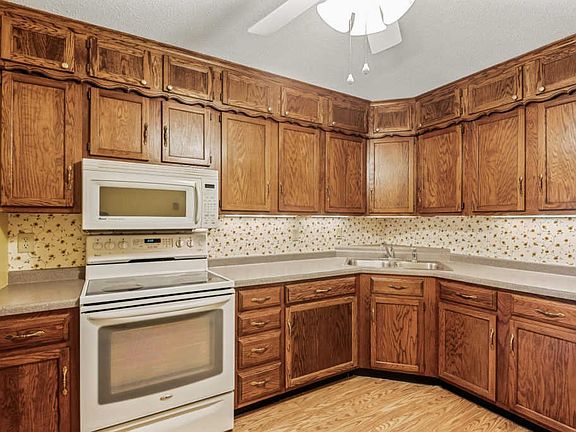 2nd image of 1450 Bidwell St APT 214