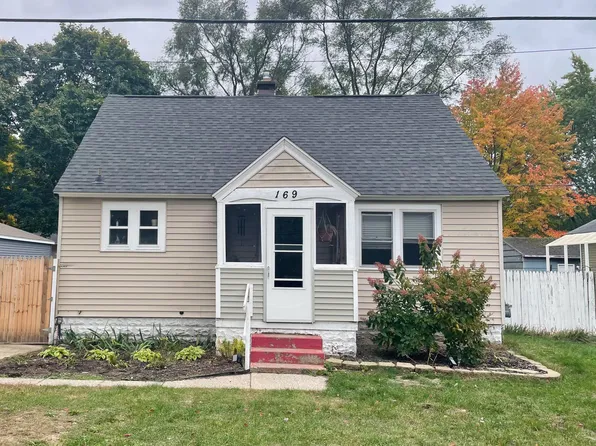 169 W Hile Rd, Norton Shores, MI 49441