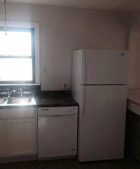 1019 W Hazel St — Photo 5