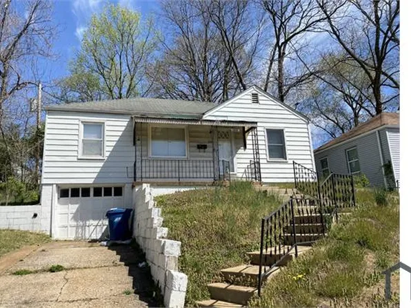 133 Chambers Rd, Saint Louis, MO 63137