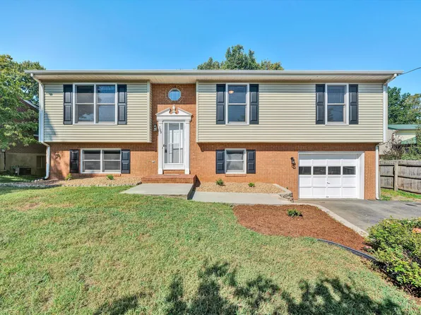 709 Catawba Dr, Salem, VA 24153