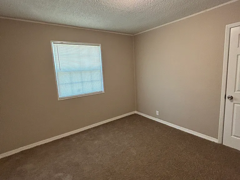 404 Scott St — Photo 11