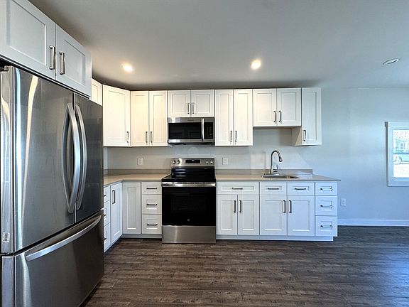 2nd image of 142 Main St #9