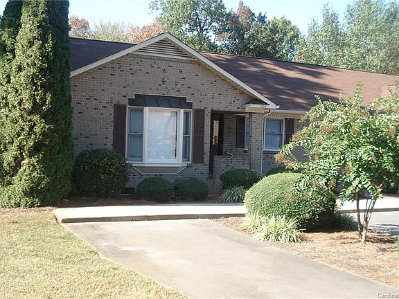 2nd image of 1102 Ravenwood Ct #1102
