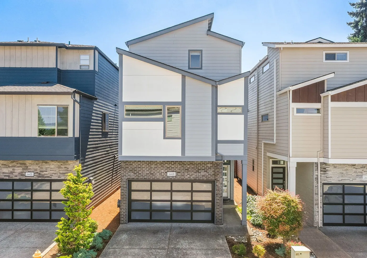 Beautiful 4 Bed, 3.5 Bath Rental Home in Central Beaverton Neighborhood! — Photo 1