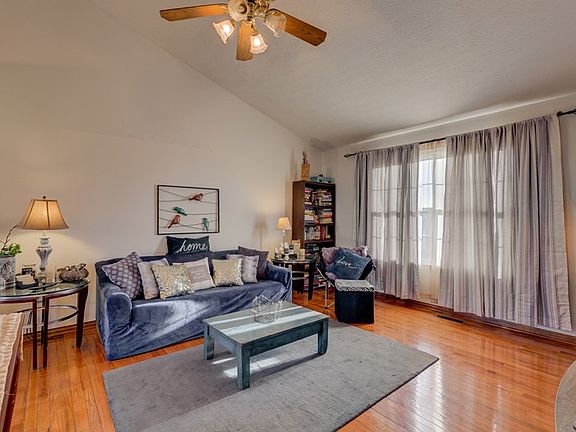 4th image of 4773 Buttonwood Dr