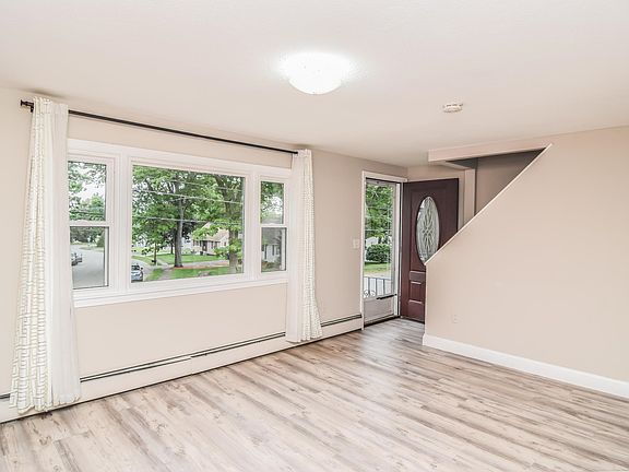 5th image of 22 Greenwood Drive