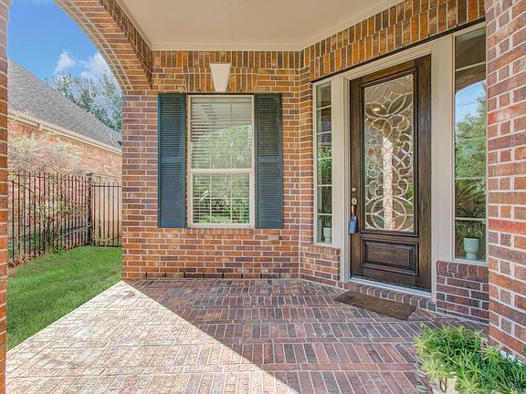 4th image of 107 N Victoriana Cir