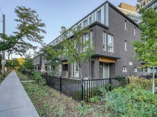 128 Fairview Mall Dr, Toronto, ON