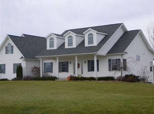 4033 Erika Dr, Pleasant Lake, MI 49272