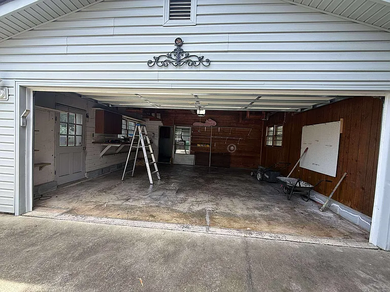 516 Oakview Rd — Photo 4