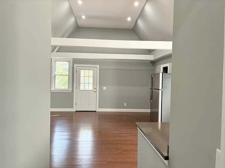 539 Linwood Ave #CH — Photo 6