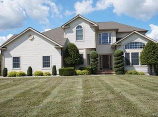 12 Feagles Rd, Warwick, NY 10990