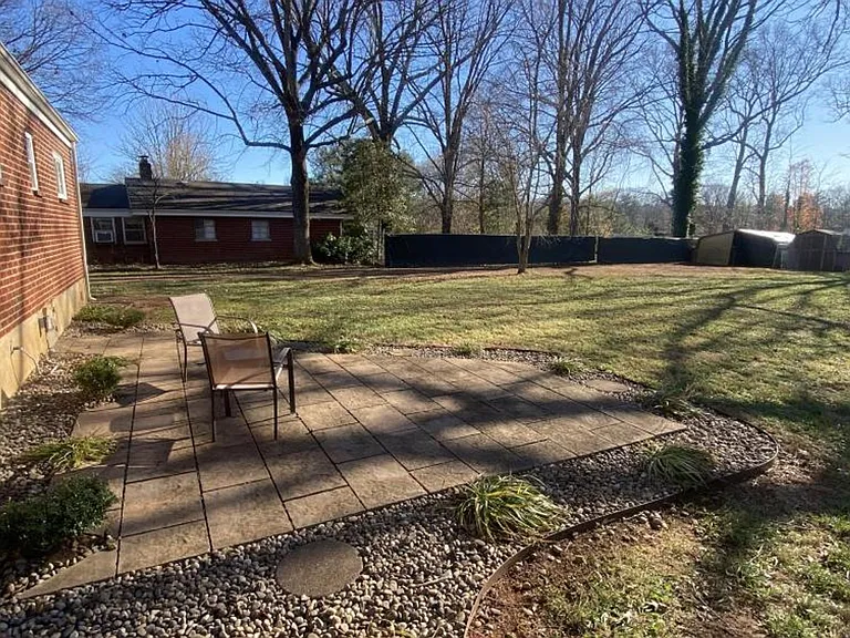 209 Homewood Dr — Photo 2
