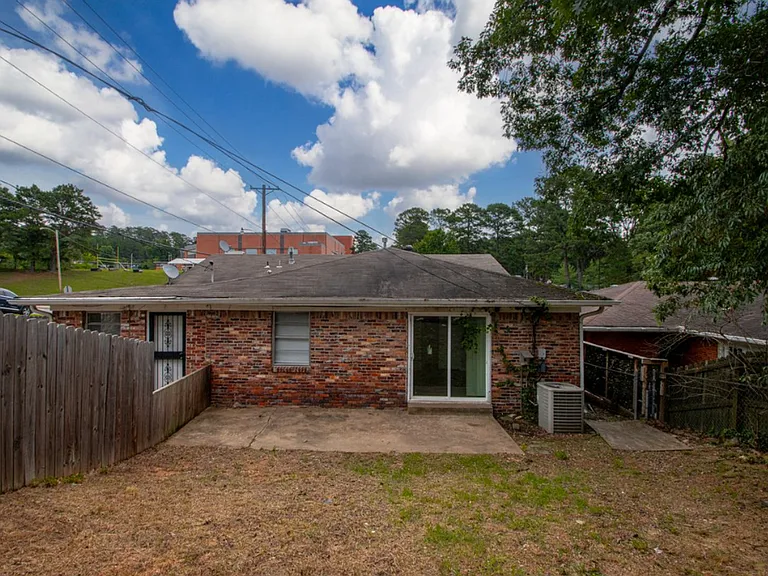 822 N Hughes St — Photo 31