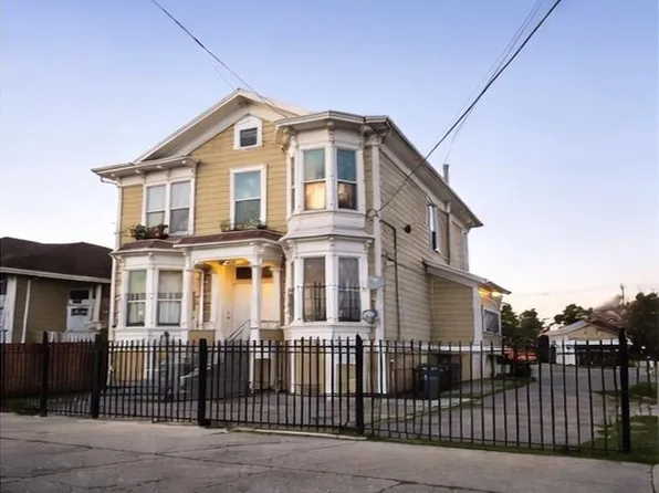 874 Isabella St, Oakland, CA 94607