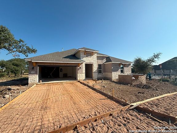 2nd image of 117 Bigtooth Maple Ln