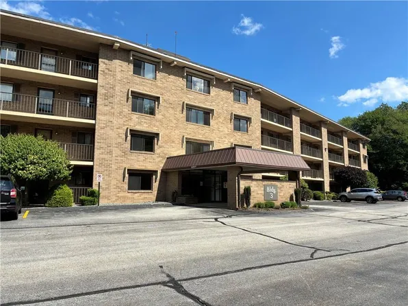 650 E Greenwich Ave APT 3-305, West Warwick, RI 02893