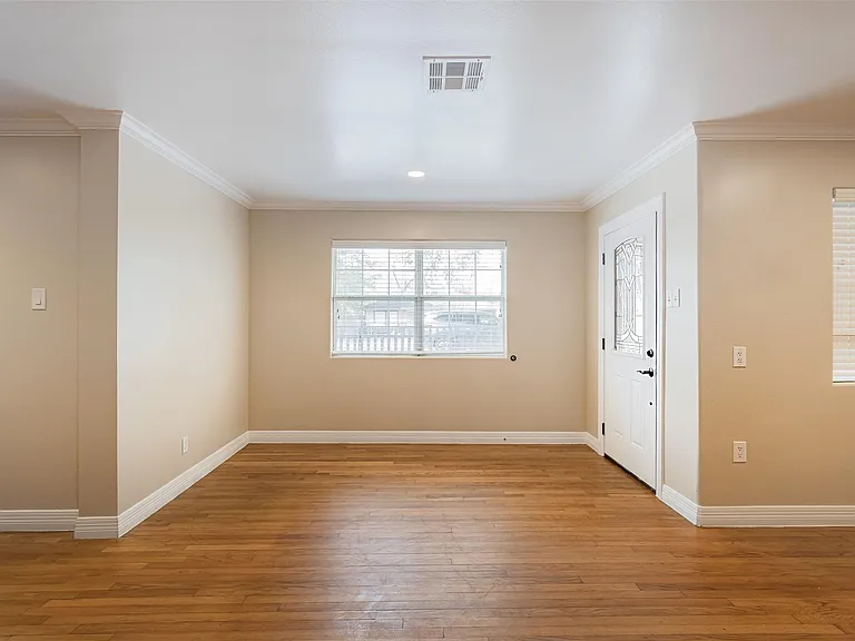 2098 Harland Dr — Photo 7