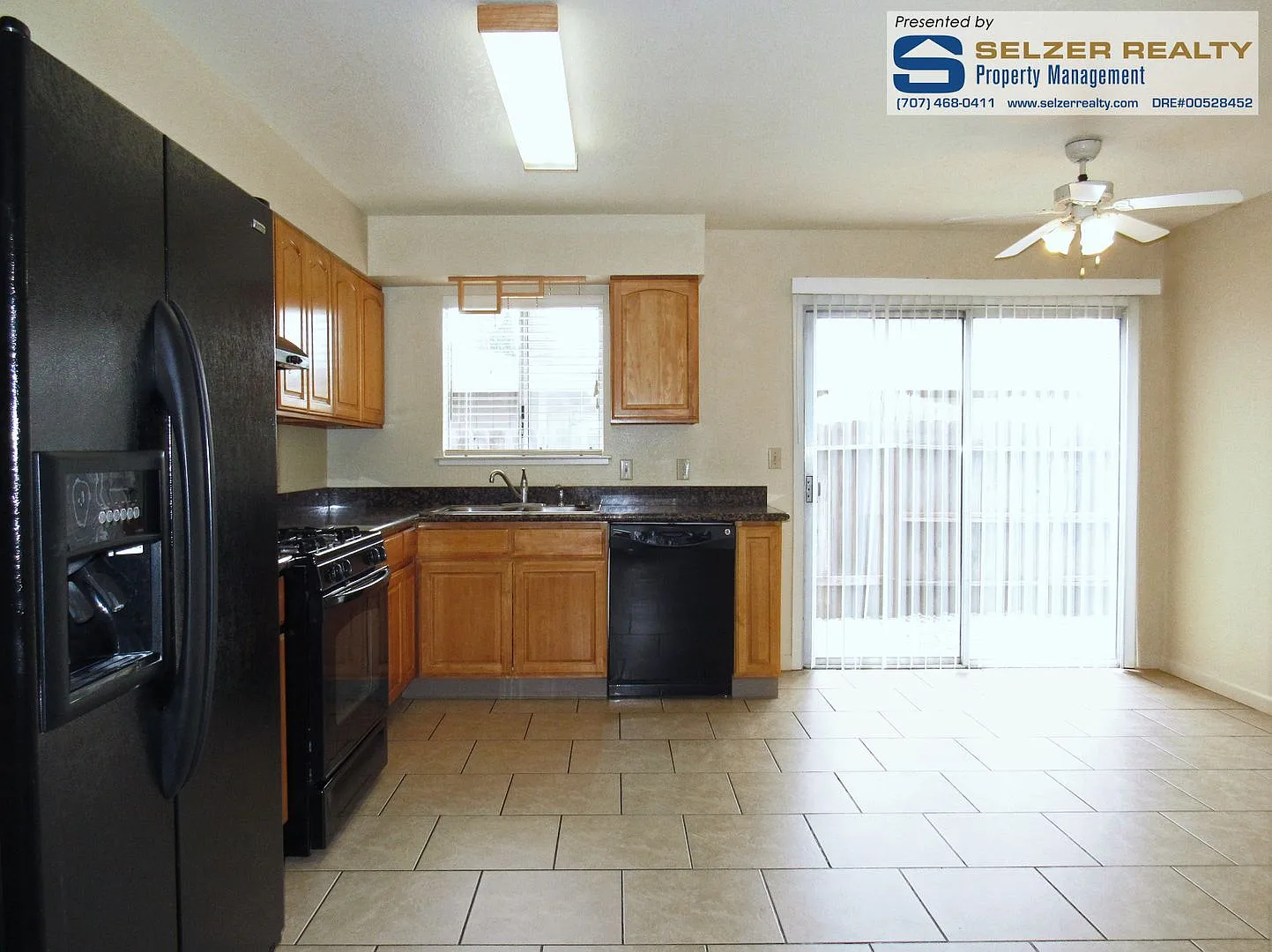 Fully equipped 2 bd. townhome in a super convenient central location! — Photo 3