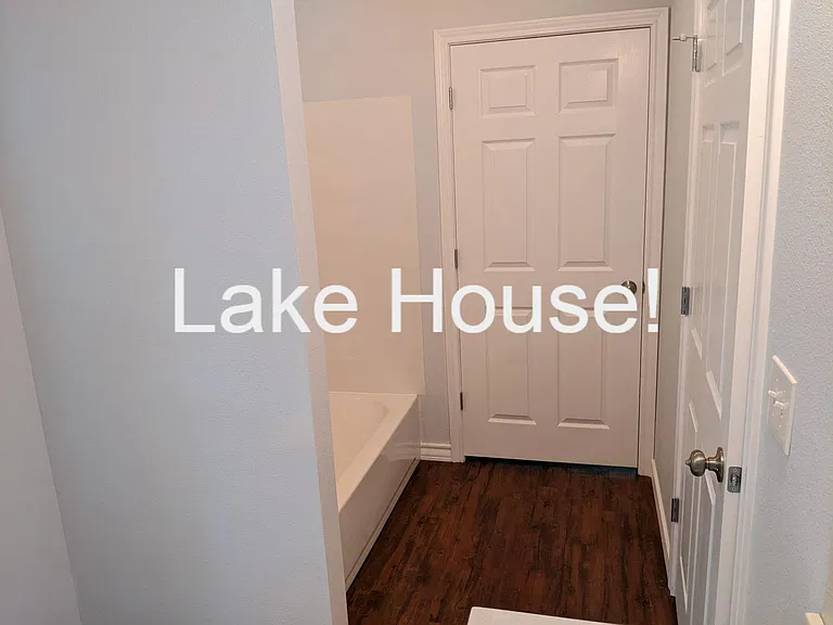 7464 Love Cir — Photo 22