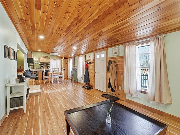 4th image of 236 Baker Street