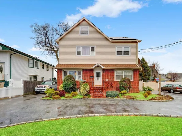 60 Verazzano Avenue, Copiague, NY 11726
