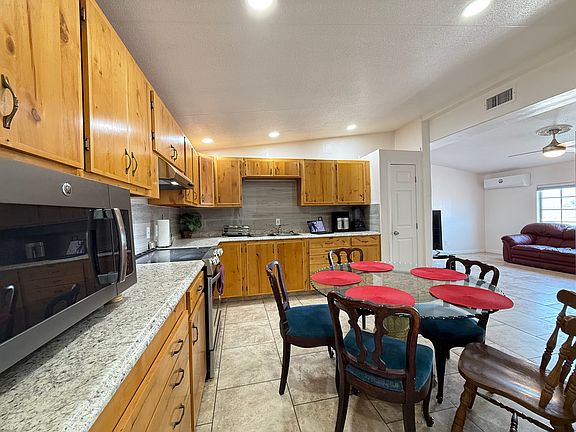 4th image of 4950 S Treat Ave