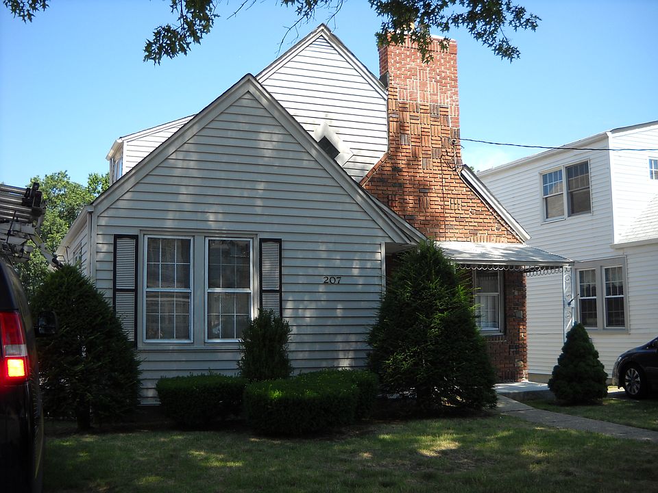 1st image of 207 High St