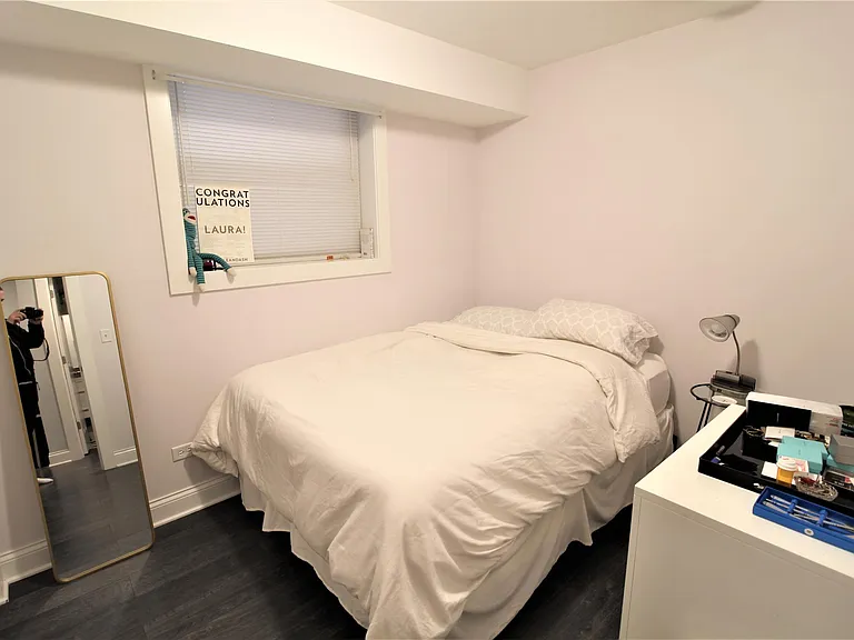 2329 W Barry Ave — Photo 5