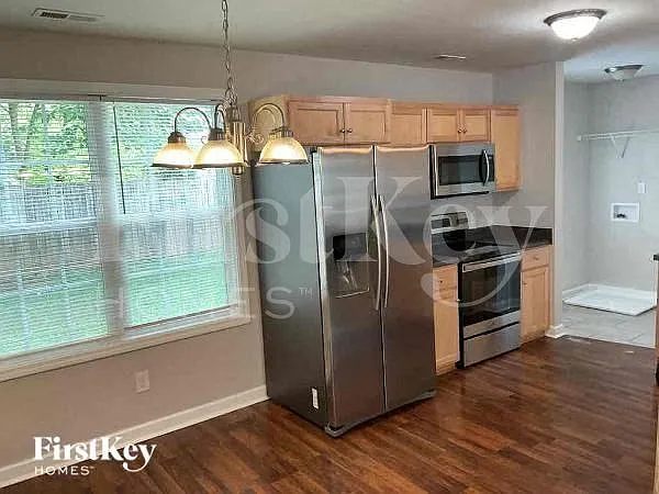 100 Ash Ave NW — Photo 8
